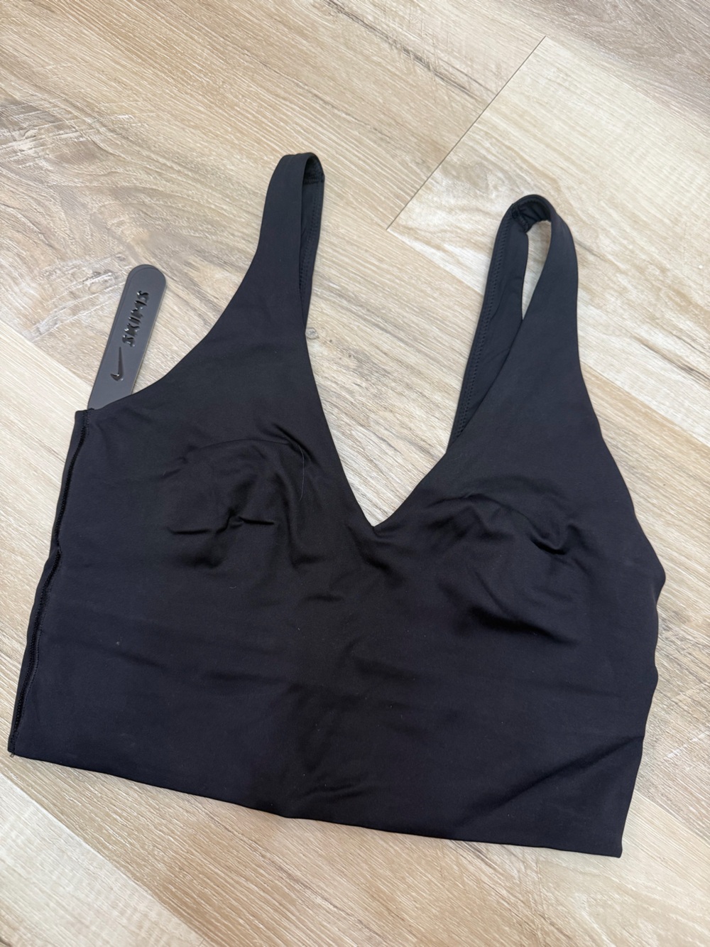 NikeSkims | Matte V-Neck Bra Tank
